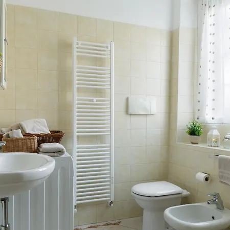 Apartment Italia House - Milano - Rho Fiera - Clinica San Carlo - Wifi, Ac, Tv